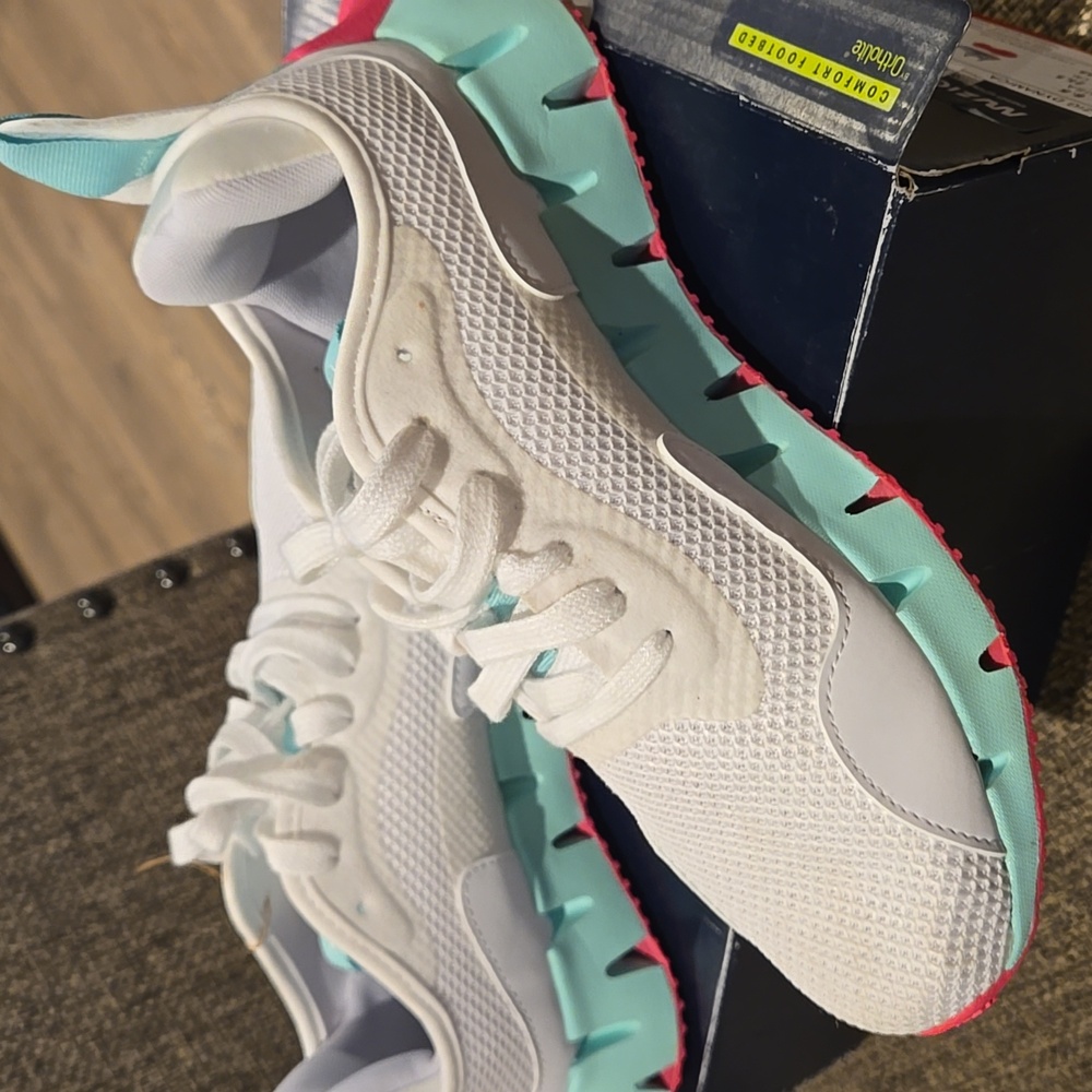 Shoe